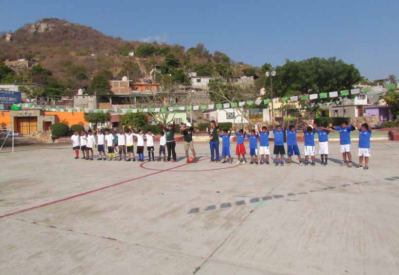 A través del futbol buscan  unir a niños en el Istmo de Oaxaca