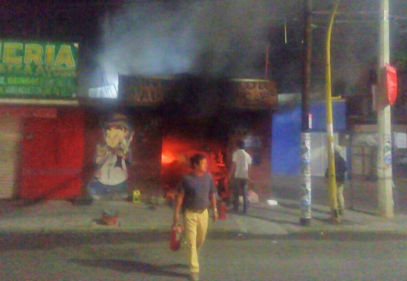 Fuego en ‘El Rotor’; se quema taller mecánico en Candiani | El Imparcial de Oaxaca