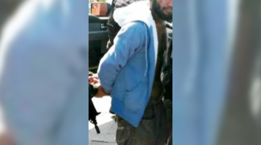 Lo sorprenden orinando en calle de Huajuapan; a los separos