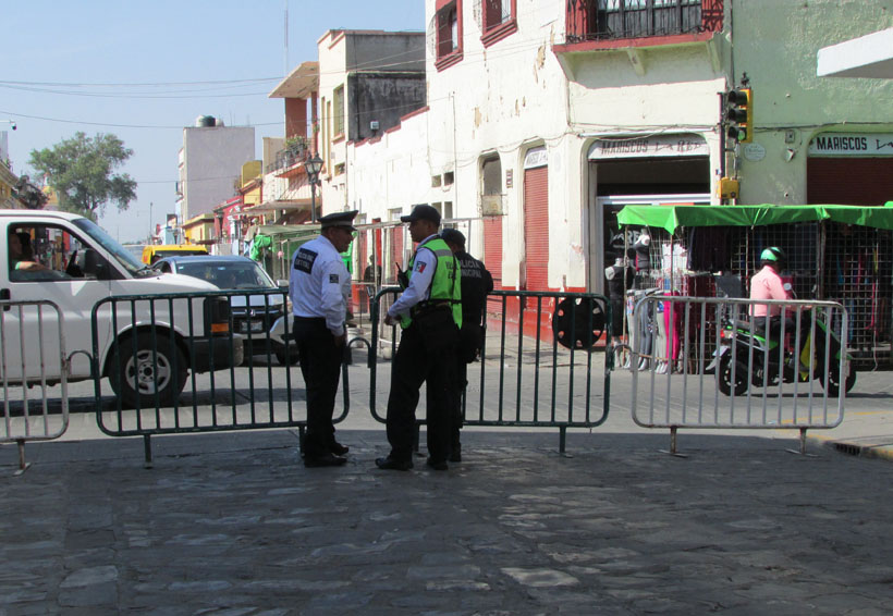Exigen retiro de las  barreras metálicas del zócalo de Oaxaca