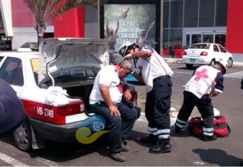En violento asalto golpean a taxista en calles | El Imparcial de Oaxaca