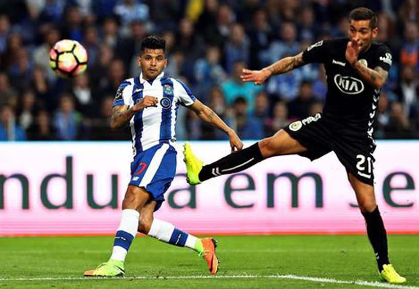 Con gol de Corona, el Porto se acerca el título en Portugal; 5-1 | El Imparcial de Oaxaca