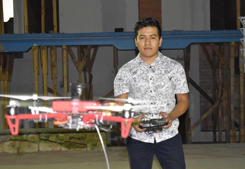 Jóvenes crean dron para proyectos sociales en Oaxaca