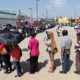 Largas filas y acusaciones en elección de burócratas en Oaxaca