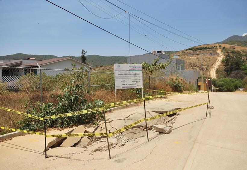 Mala calidad en  obra de drenaje en San Felipe del Agua, Oaxaca