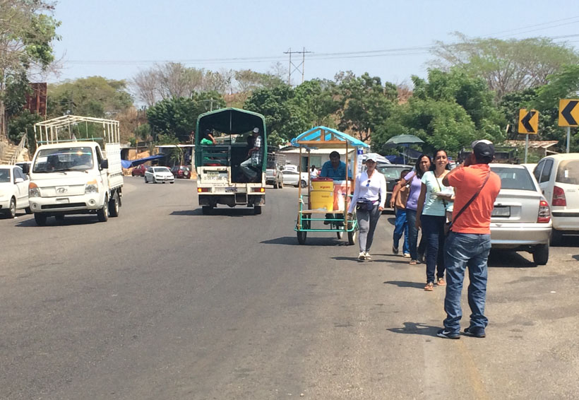 No cesan los bloqueos de la Sección 22 en la Costa de Oaxaca