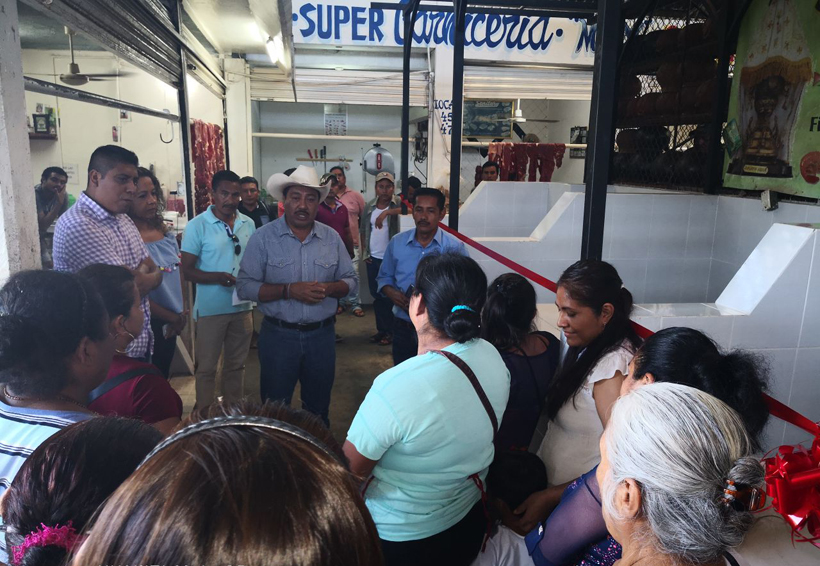 Rehabilitan área de  pescado en el mercado de Pochutla, Oaxaca
