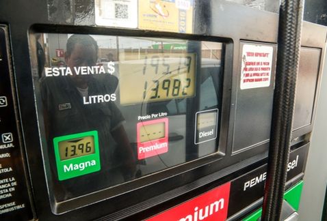 Expertos hablan sobre la propuesta de congelar el precio de la gasolina | El Imparcial de Oaxaca