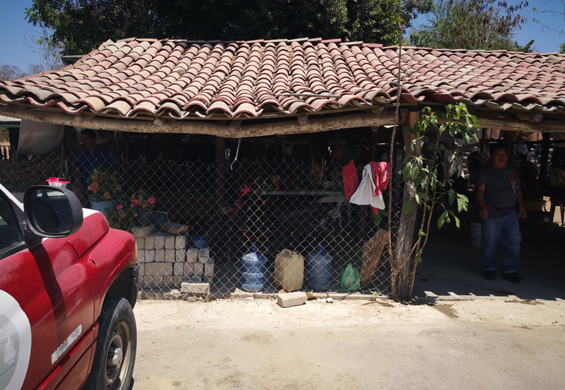 Sin ingresar a territorio nacional  vehículos donados a bomberos de la Costa de Oaxaca