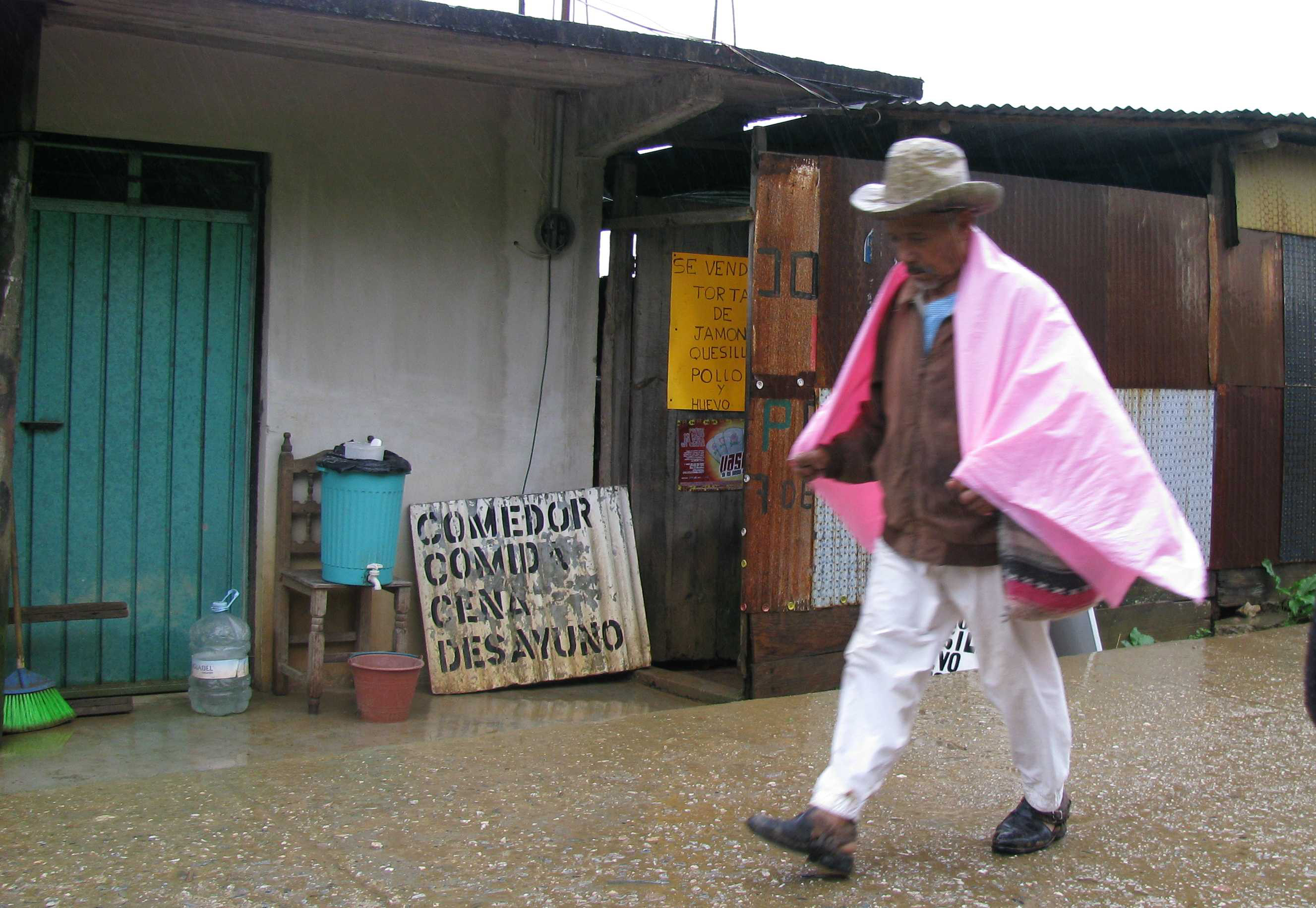 Lluvias dejan sin luz,  internet y telefonía  celular en Huautla, Oaxaca