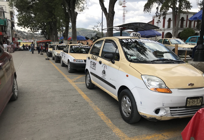 Taxista de Tlaxiaco  buscan ser atendidos  por la Sevitra | El Imparcial de Oaxaca