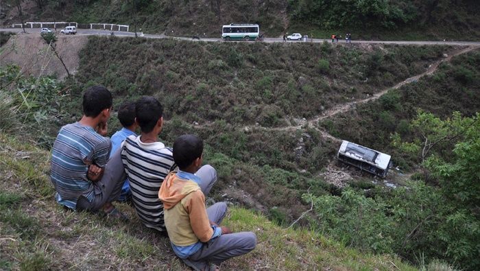 En la India, mueren 27 estudiantes al volcar autobús | El Imparcial de Oaxaca
