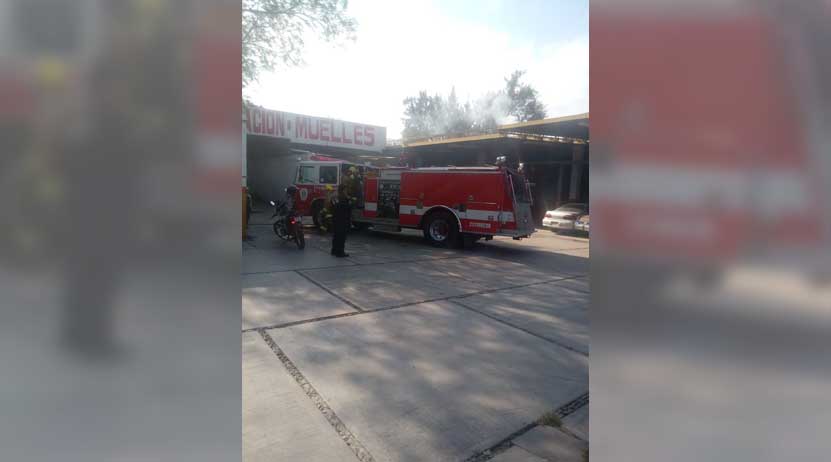 Susto por incendio en bodega renovallantas en Oaxaca | El Imparcial de Oaxaca