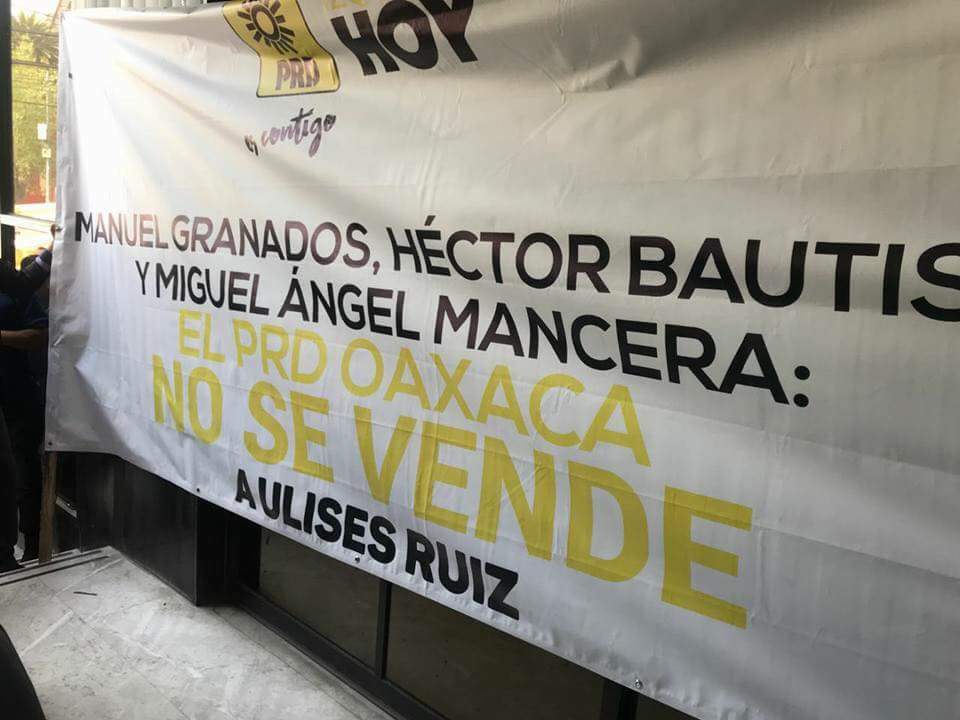 Protestan perredistas en el CEN del PRD en Oaxaca | El Imparcial de Oaxaca