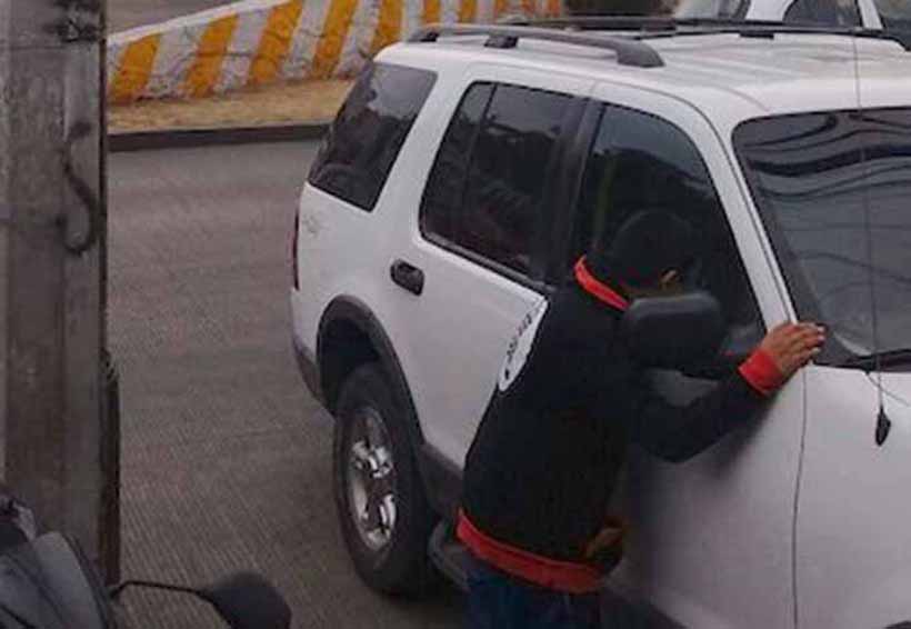 Difunden video de robo de camioneta frente a iglesia | El Imparcial de Oaxaca