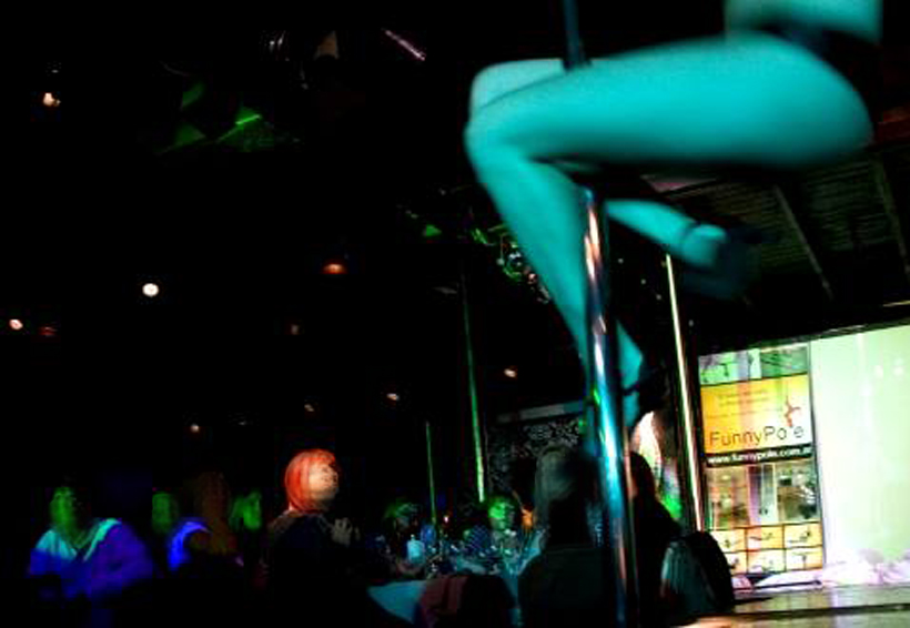 Los sorprenden sacando cadaver de ‘table dance ’