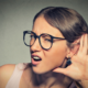 Ruido y volumen alto en audífonos causarían sordera de forma prematura