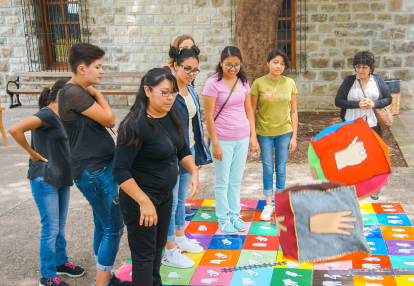 Lengua de señas mexicana  protagoniza festival en el MIO | El Imparcial de Oaxaca