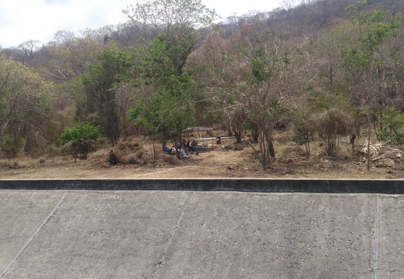 Paracaidistas exigen que el  gobierno de la Costa que cumpla con lo prometido | El Imparcial de Oaxaca