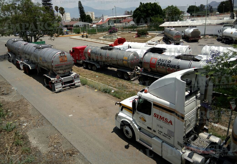 Video: Piperos denuncian robo de combustible en Pemex Oaxaca | El Imparcial de Oaxaca