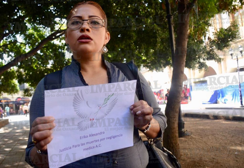 Por negligencia médica, madre pide justicia a Fiscalía de Oaxaca | El Imparcial de Oaxaca