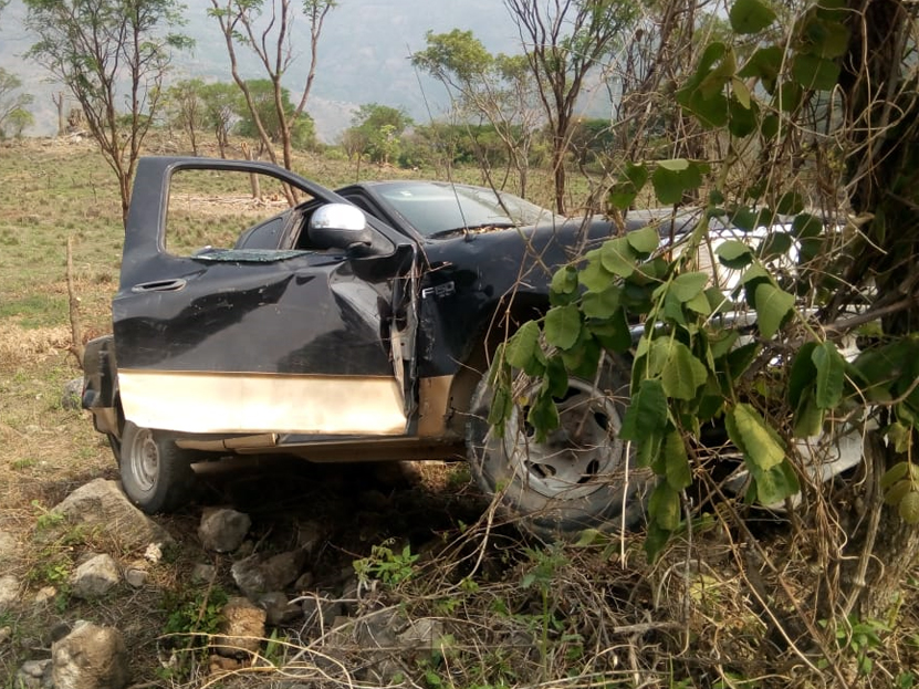 Se desbarranca camioneta en Sola de Vega, Oaxaca | El Imparcial de Oaxaca