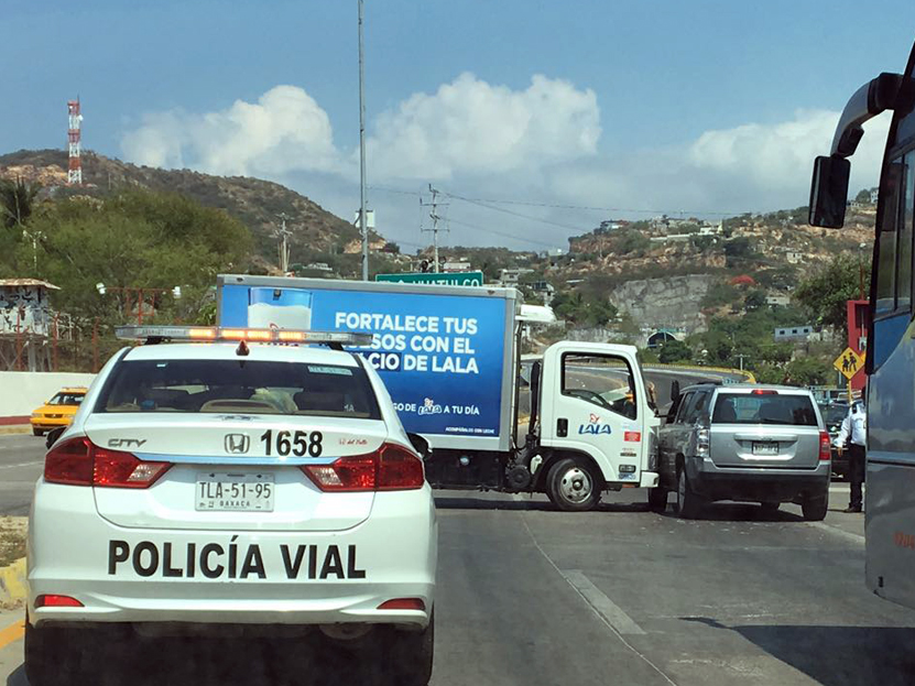Empleado de Lala provoca choque en Salina Cruz | El Imparcial de Oaxaca