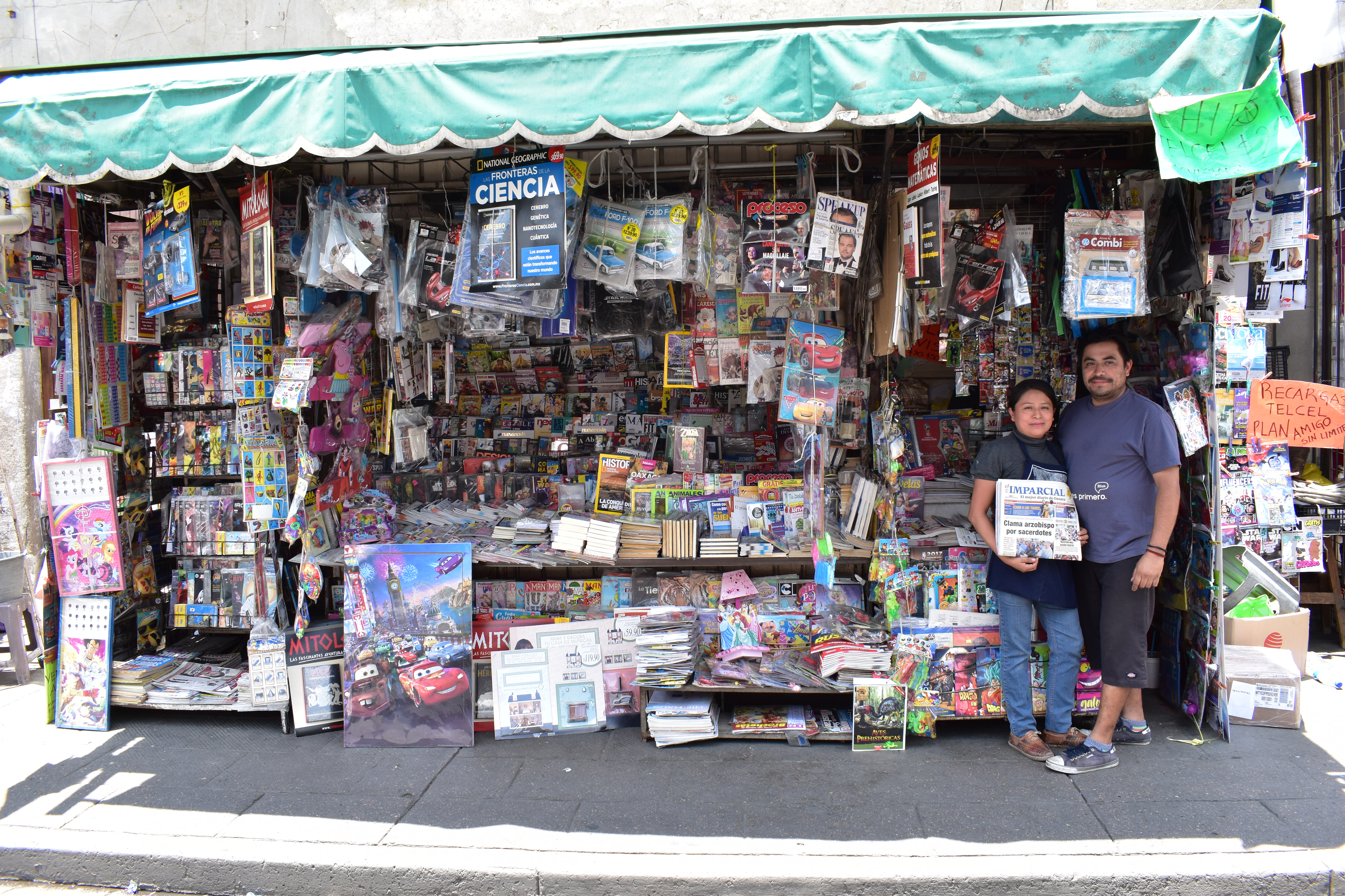 Día del Voceador: Herencia familiar con más de 50 años de vender periódicos en Oaxaca | El Imparcial de Oaxaca