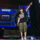 Causa polémica sonido de disparos en concierto de Eminem