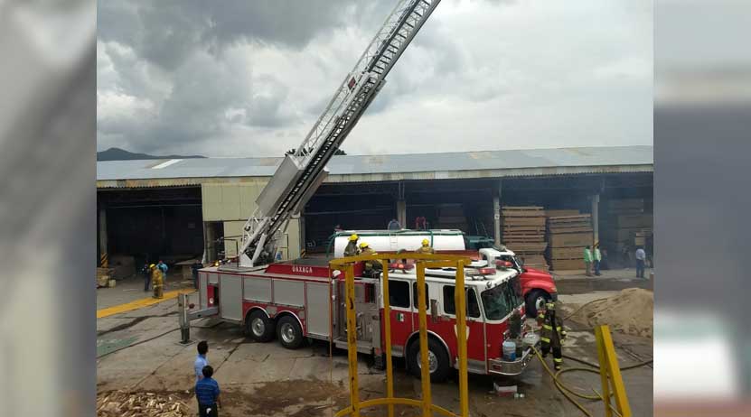 Voraz incendio consume empresa en Oaxaca | El Imparcial de Oaxaca