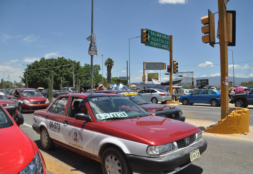 Incrementan precios de taxi por bloqueos de la sección 22 | El Imparcial de Oaxaca