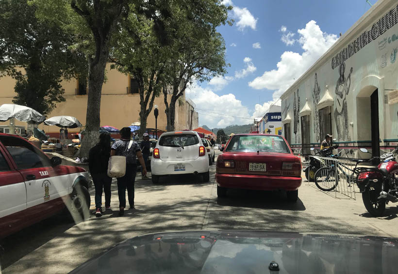 Ciudadanos piden reordenamiento  vial para el centro de Tlaxiaco, Oaxaca