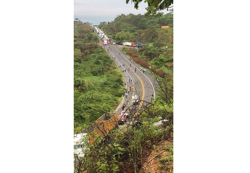 Graves daños en el Istmo  provoca  bloqueo carretero | El Imparcial de Oaxaca