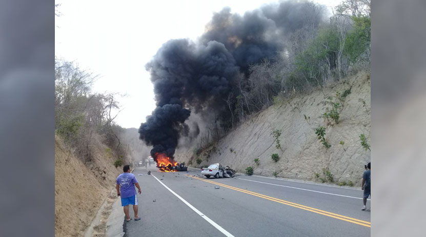Aparatoso accidente automovilístico en Huatulco | El Imparcial de Oaxaca
