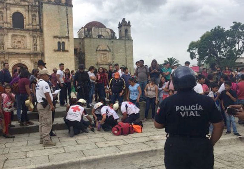 Auxilian a tres lesionados tras explosión de cuete en la plazuela de Santo Domingo | El Imparcial de Oaxaca