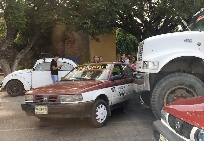 Se lleva el susto de su vida al ser arrastrado por pipa | El Imparcial de Oaxaca