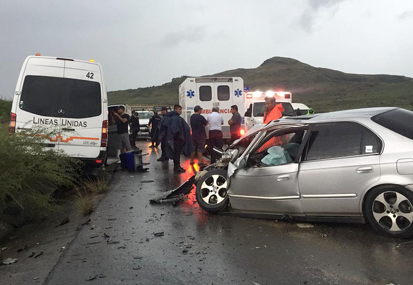 Chocan Urvan y auto en carretera Oaxaca-Ejutla: 10 lesionados | El Imparcial de Oaxaca