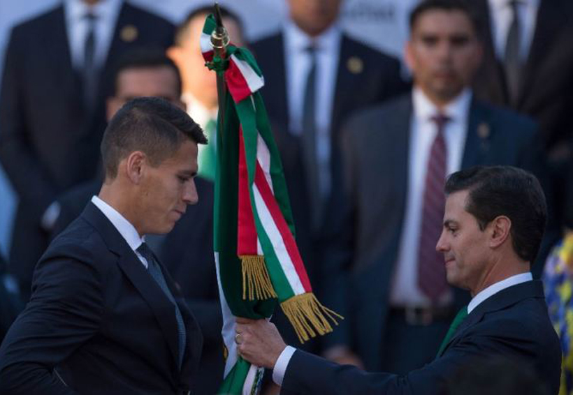 Peña Nieto abandera al “Tri” antes de partir a Rusia | El Imparcial de Oaxaca