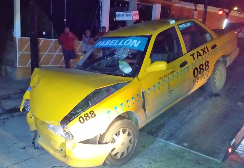 Taxista de Salina Cruz se queda sin frenos | El Imparcial de Oaxaca
