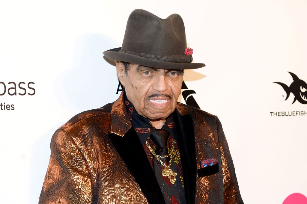 Muere padre de Michael Jackson