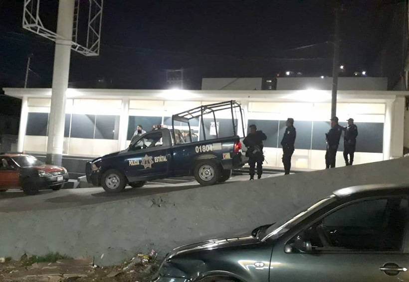Cuatro personas detenidas, aseguran  vehículo y un paquete de enervante en Oaxaca | El Imparcial de Oaxaca