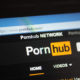 Pornhub comenzó a incluir subtítulos para personas con discapacidad auditiva