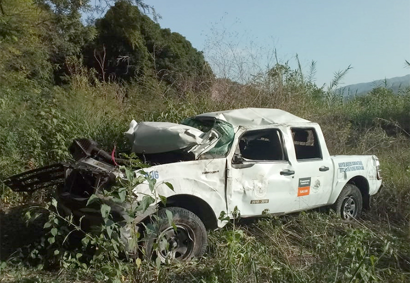 De milagro se salvan de terrible accidente en Cuicatlán | El Imparcial de Oaxaca