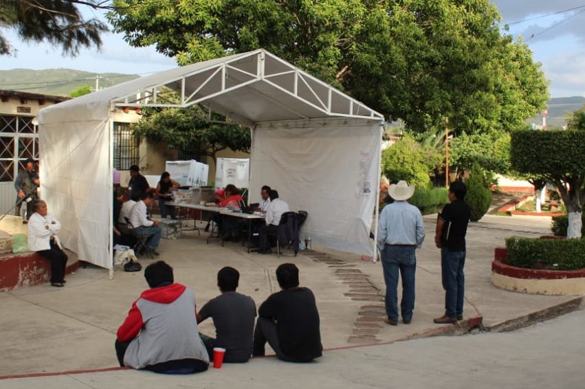 Se inconforman electores en las casillas especiales | El Imparcial de Oaxaca