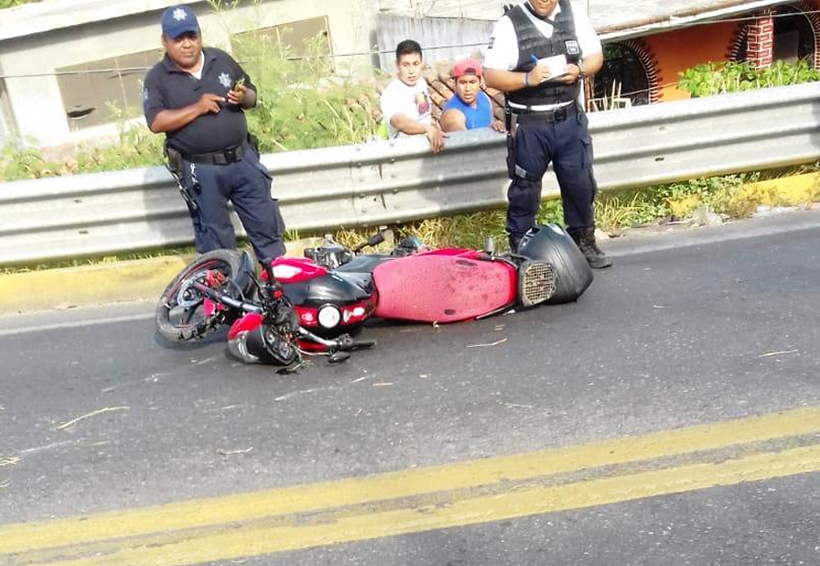 Derrape en moto, deja dos lesionadas en Tehuantepec