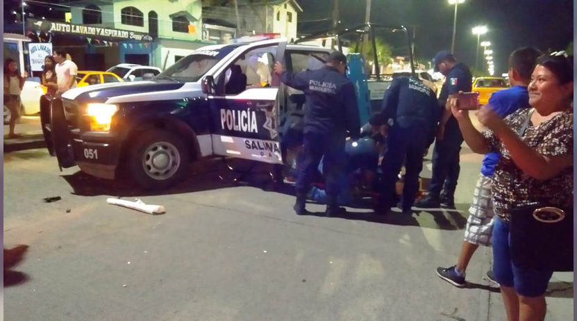 Se impacta automóvil contra veloz patrulla en Salina Cruz | El Imparcial de Oaxaca