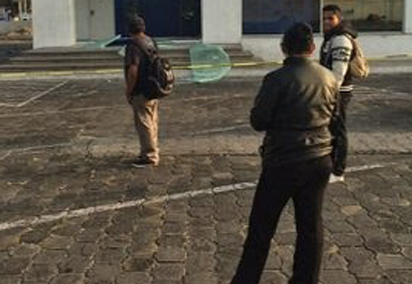 Asaltan periodista en cajero de Santander | El Imparcial de Oaxaca