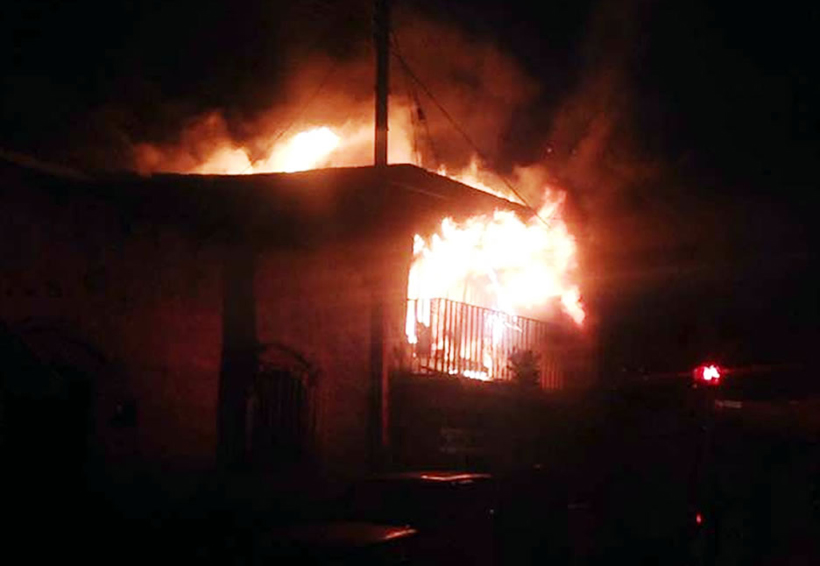 Violento sujeto incendia casa para correr a sus inquilinos | El Imparcial de Oaxaca