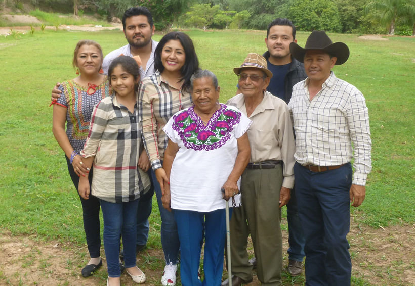 Lizbeth  festeja  en familia | El Imparcial de Oaxaca