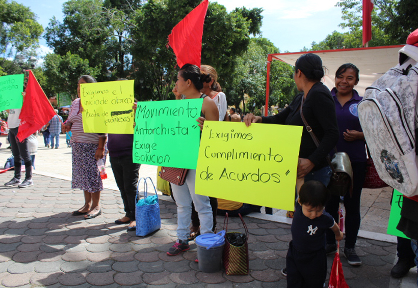 Denuncian incumplimiento en  obra de colonia de Huajuapan de León, Oaxaca | El Imparcial de Oaxaca
